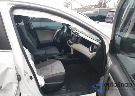 2015 Toyota Rav4 Le z USA, uszkodzony, nr VIN JTMZFREVXFD058181